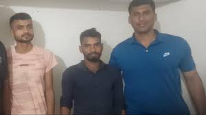 सलमान खान के घर पर फायरिंग करने वाले दोनों आरोपी गिरफ्तार हो चुके हैं. पुलिस के लिए ये बड़ी कामयाबी है. 