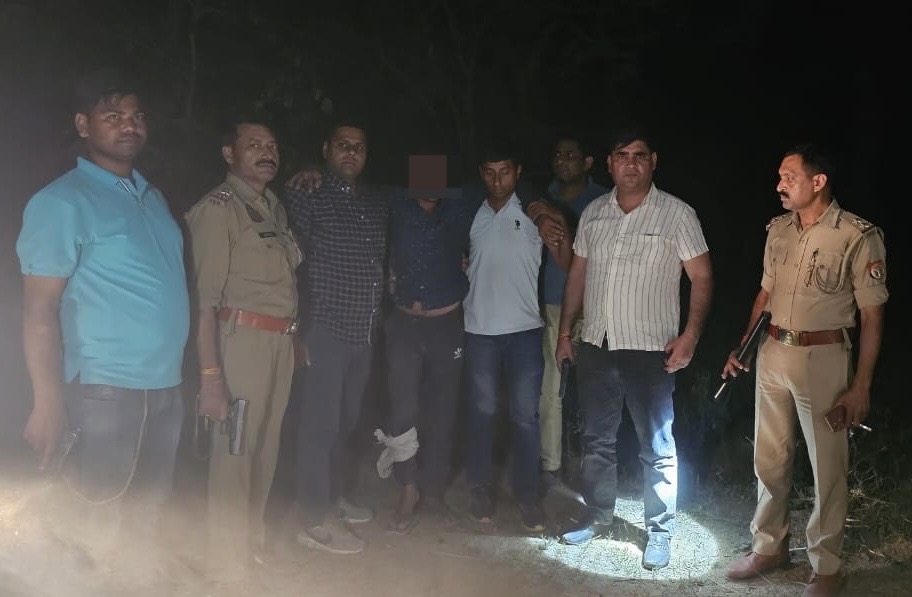 पुलिस और बदमाश के बीच एनकाउंटर, 25 हजार का इनामी गैंगस्टर गिरफ्तारने ब्रांड 
