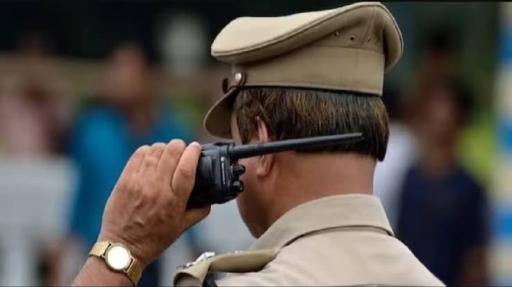 बागपत में दिनदहाड़े लूट, महिला और बच्चों को बंधक बनाकर लाखों रुपये ले उड़े चोरने ब्रांड 