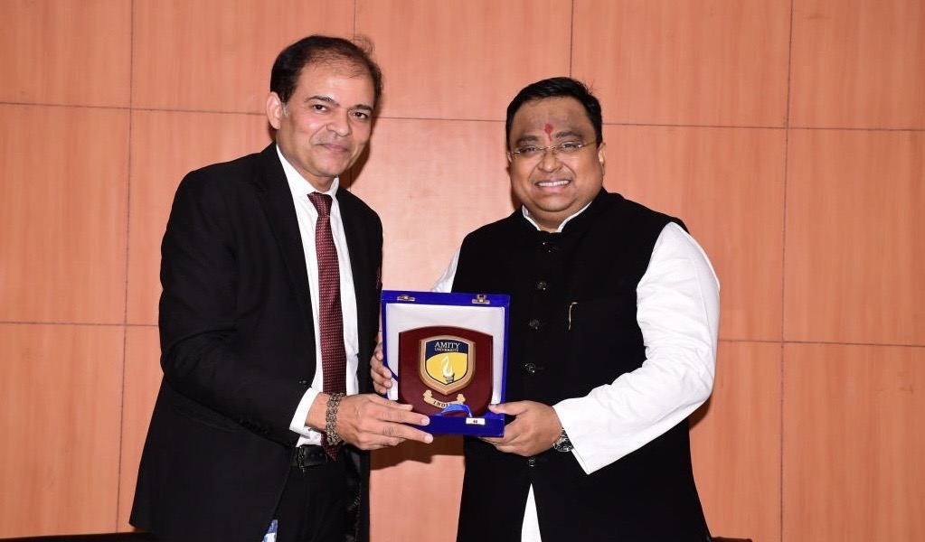 राज्यसभा सांसद सस्मित पात्रा ने एमिटी के छात्रों को दिया सफल होने का मंत्रने ब्रांड 