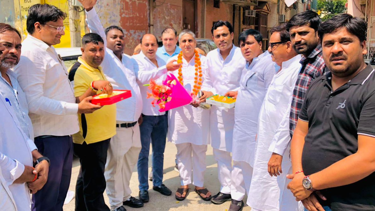 राष्ट्रीय सचिव बनाए गए विदित चौधरी, कांग्रेस कार्यकर्ताओं ने फूल मालाओं से किया ज़ोरदार स्वागतने ब्रांड 