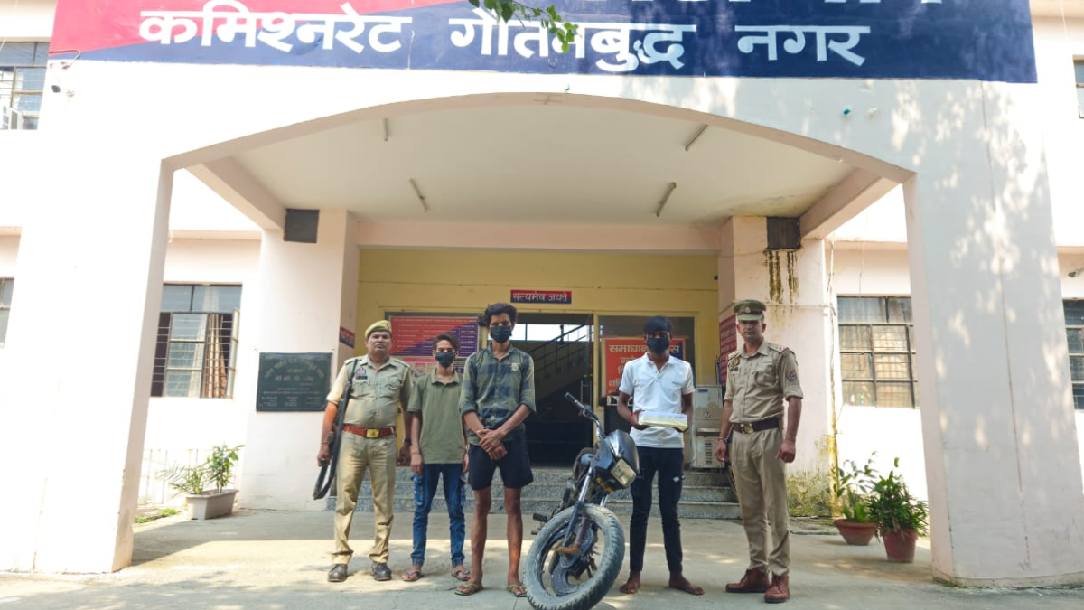 पुलिस के हत्थे चढ़े तीन शातिर लुटेरे, ऑटो-कैब बुक कर वारदात को ऐसे देते थे अंजामने ब्रांड 