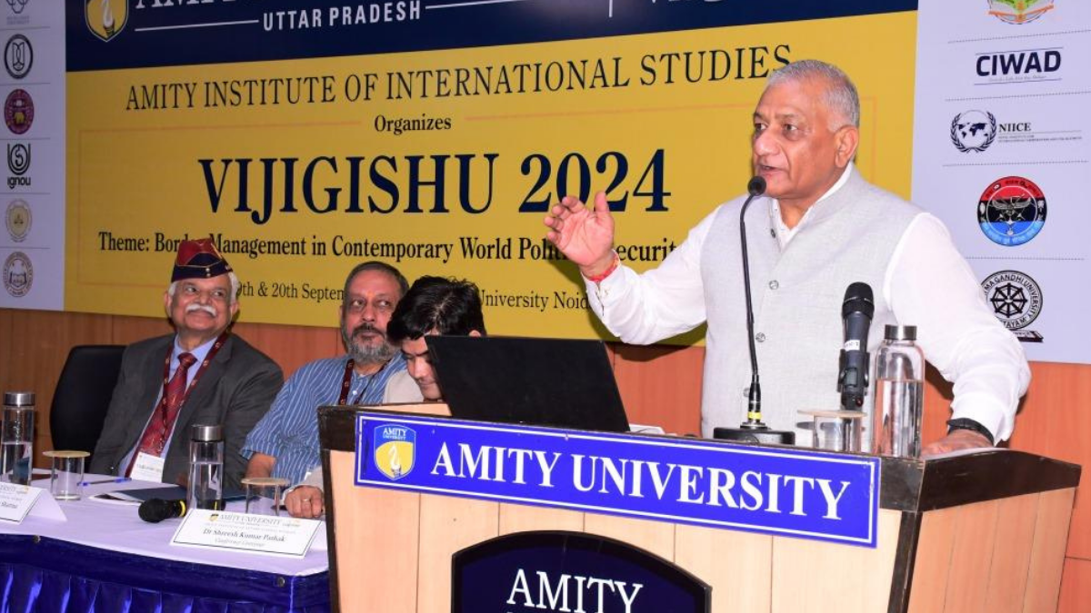 'जब तक सीमा सुरक्षित है, तब राष्ट्र सुरक्षित है', एमिटी यूनिवर्सिटी में बोले पूर्व केंद्रीय मंत्री वीके सिंहने ब्रांड 