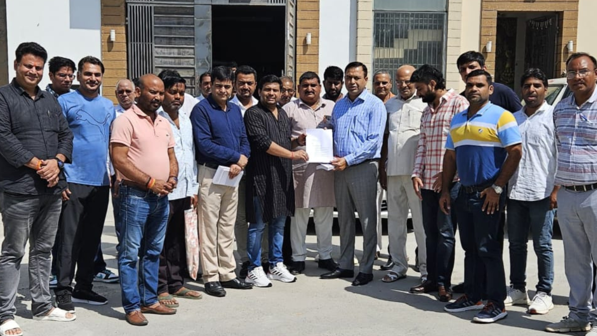प्राधिकरण के DGM विजय रावल के सामने नोवरा ने रखीं 8 गांवों की समस्याएंने ब्रांड 