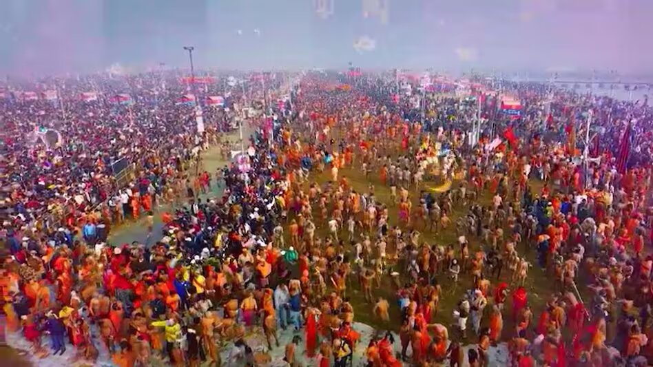 प्रयागराज में दिखा अनोखा संगम... महाकुंभ से दिया गया सनातन और बौद्ध धर्म के बीच एकता का संदेश